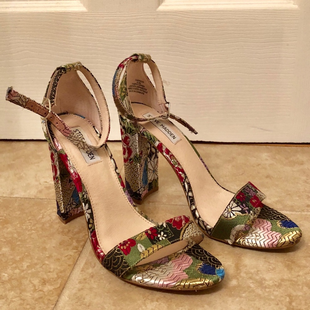 Steve Madden Floral Pumps
